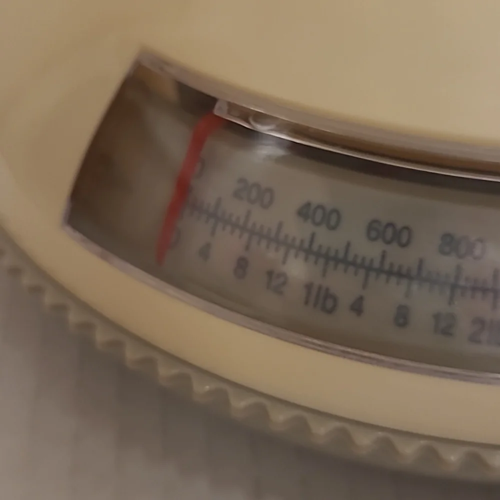 Retro Kitchen Scale - Picture 5 of 16